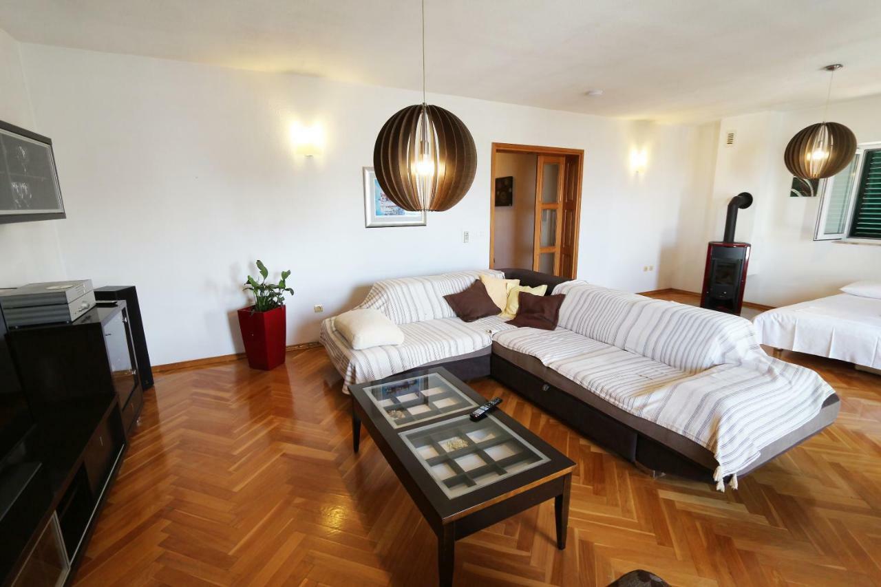 House Lipo Hotel Makarska Buitenkant foto