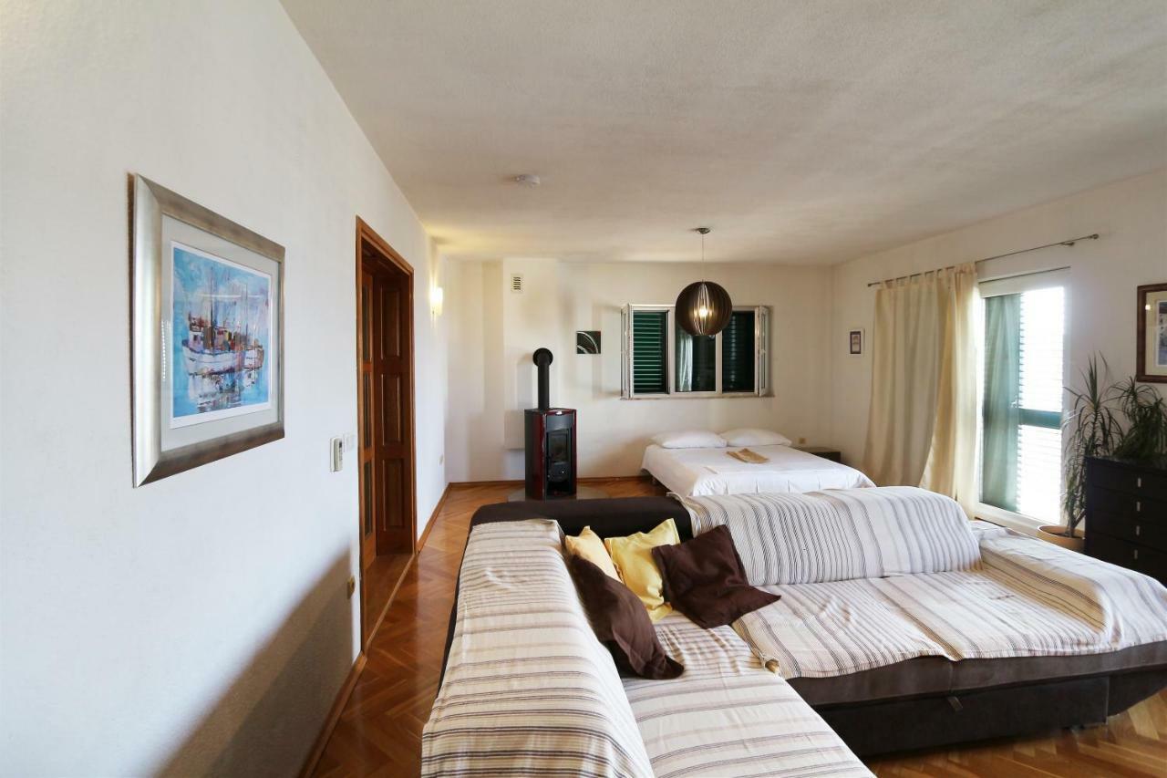 House Lipo Hotel Makarska Buitenkant foto