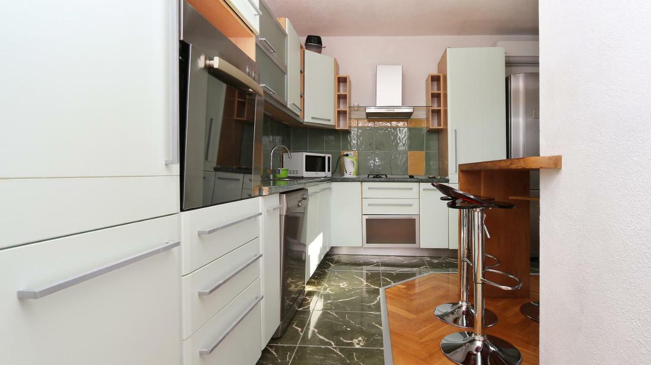 House Lipo Hotel Makarska Buitenkant foto