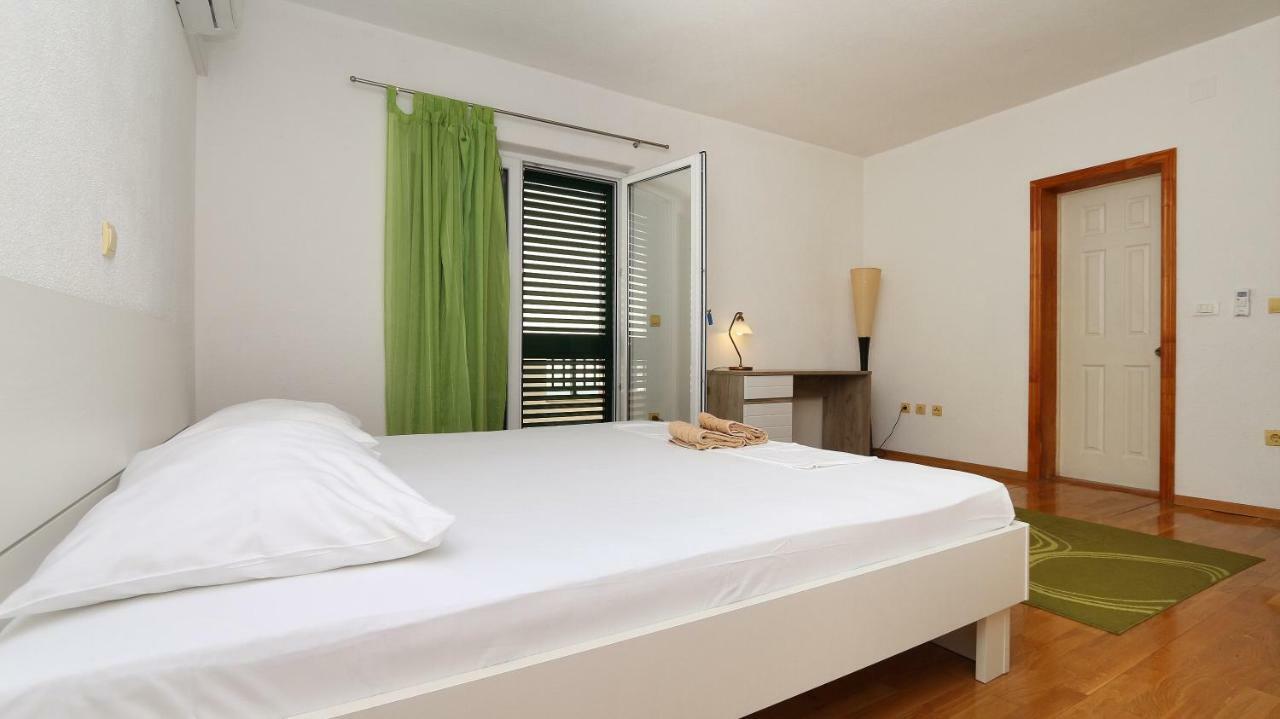 House Lipo Hotel Makarska Buitenkant foto